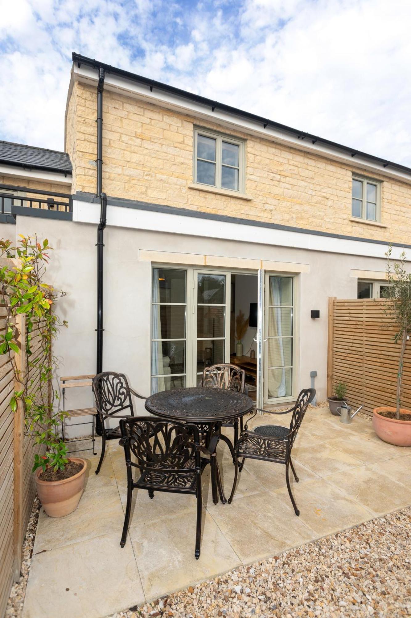 Harpers Yard - 30