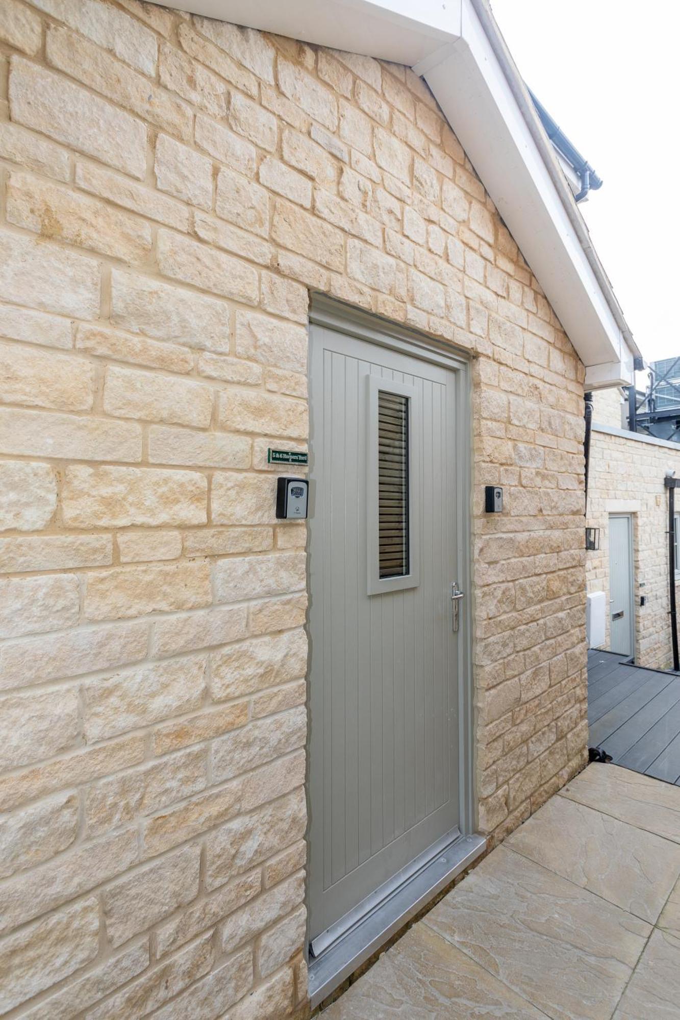 Harpers Yard - 30 Holiday home *