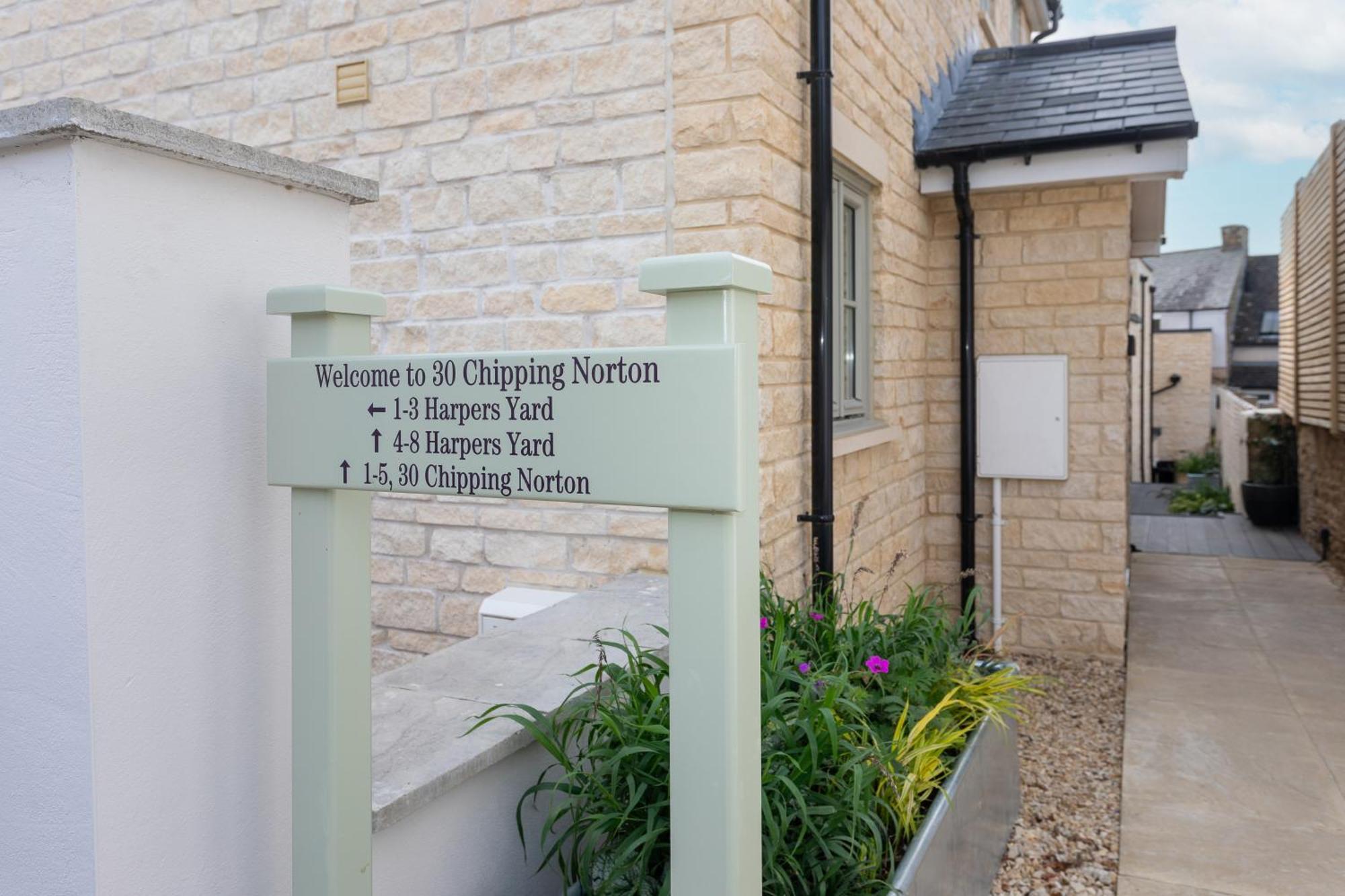 Harpers Yard - 30 Holiday home *